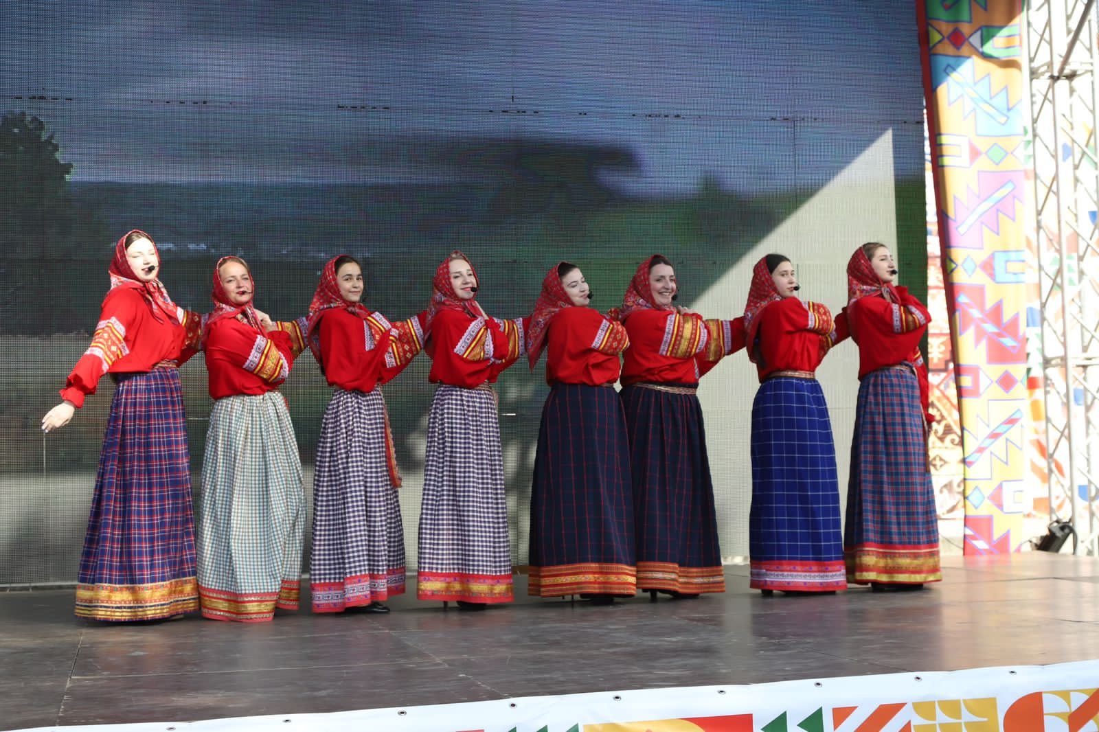 11 июня в рамках Молодёжный форум «Культурное единство и многообразие малочисленных народов Дагестана в России» на площадке Аварского театра прошли поэтическая площадка «Мой Дагестан» и марафон «Культурное наследие»