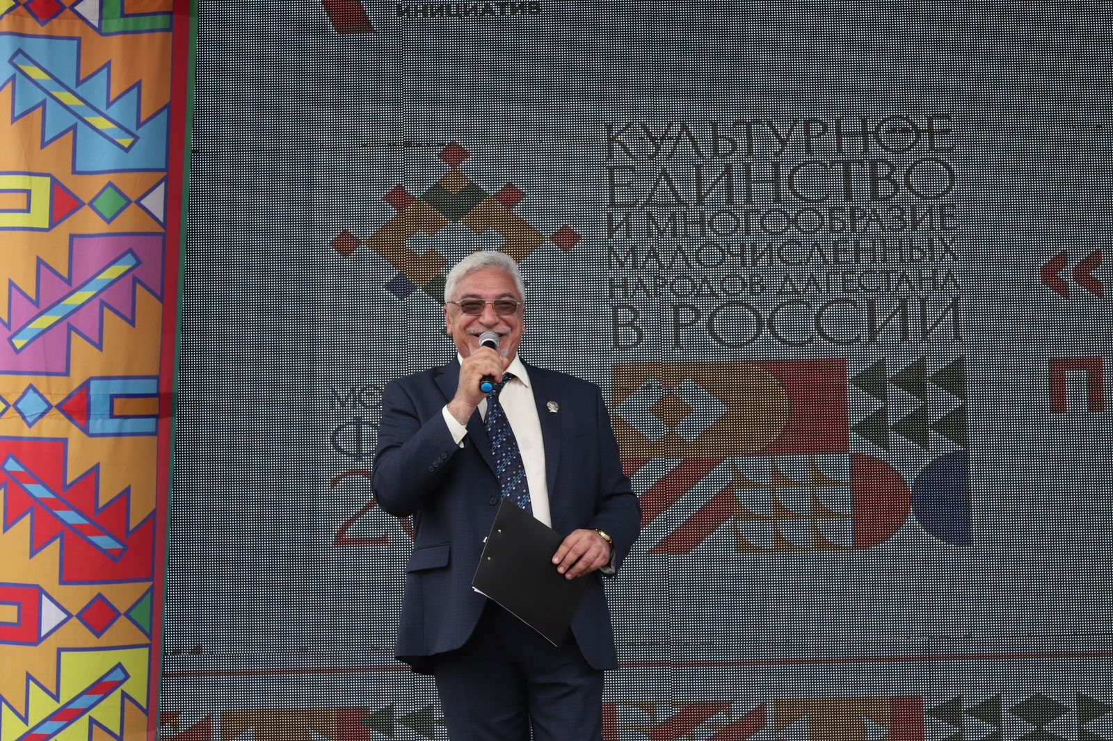 11 июня в рамках Молодёжный форум «Культурное единство и многообразие малочисленных народов Дагестана в России» на площадке Аварского театра прошли поэтическая площадка «Мой Дагестан» и марафон «Культурное наследие»