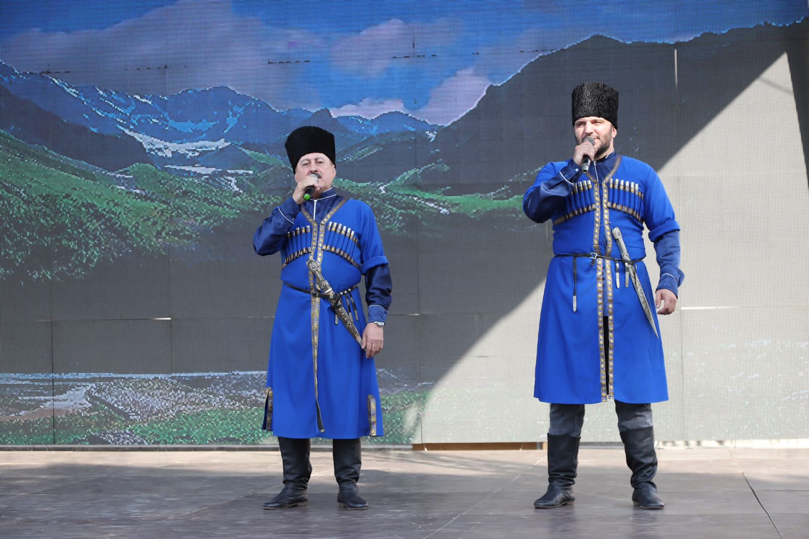 11 июня в рамках Молодёжный форум «Культурное единство и многообразие малочисленных народов Дагестана в России» на площадке Аварского театра прошли поэтическая площадка «Мой Дагестан» и марафон «Культурное наследие»